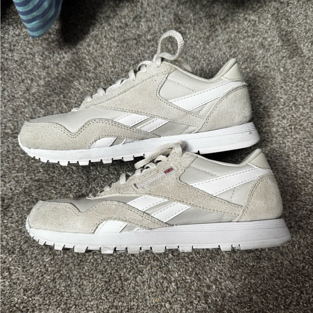 Reebok Classic Beige and White Trainers